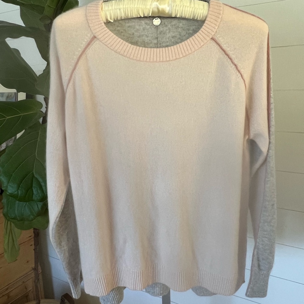 Margaret O’Leary 100% Cashmere Sweater Gray & Pink | Large | Spring Colors - Picture 3 of 8